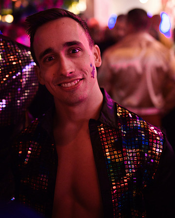 R6__7553